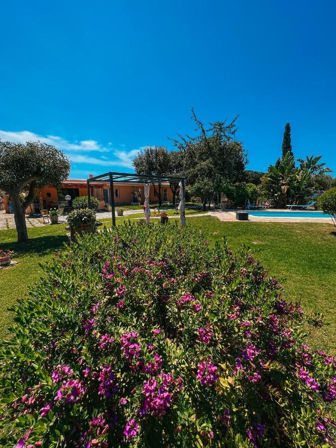 Hotel Tra Terra E Mare à Flumini di Quartu Extérieur photo